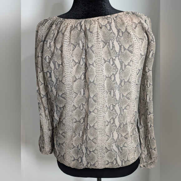 G.Riggeri Women's 100% Silk Snake Blouse Long Sleeve Beige Brown Size M Italy - Picture 5 of 7